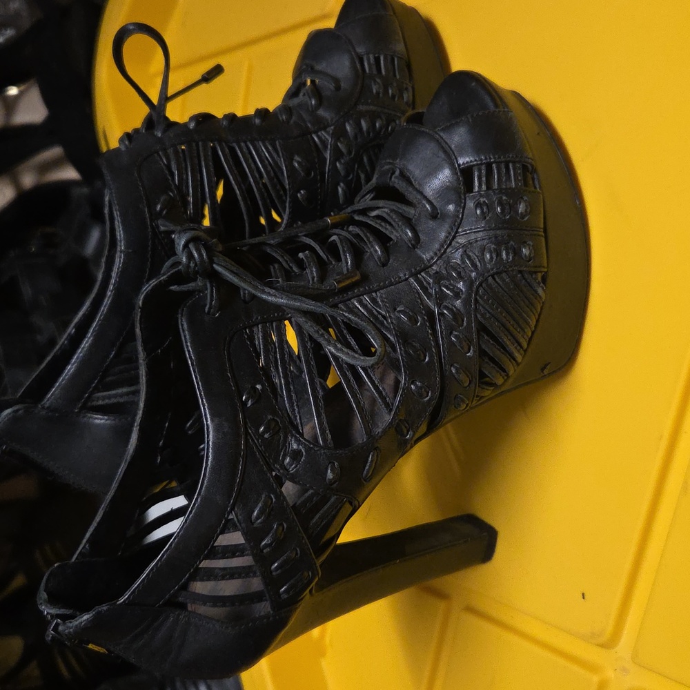Gianni Bini Black Lace Up Strappy Heels